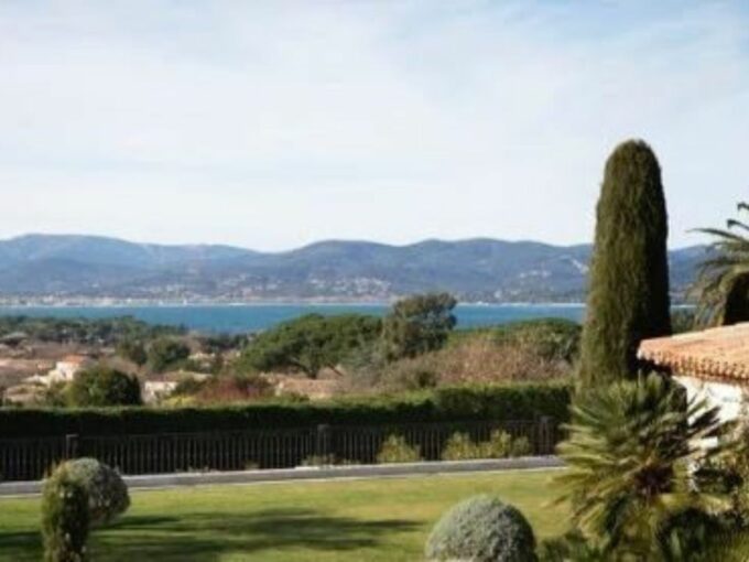 Villa Grimaud with sea view